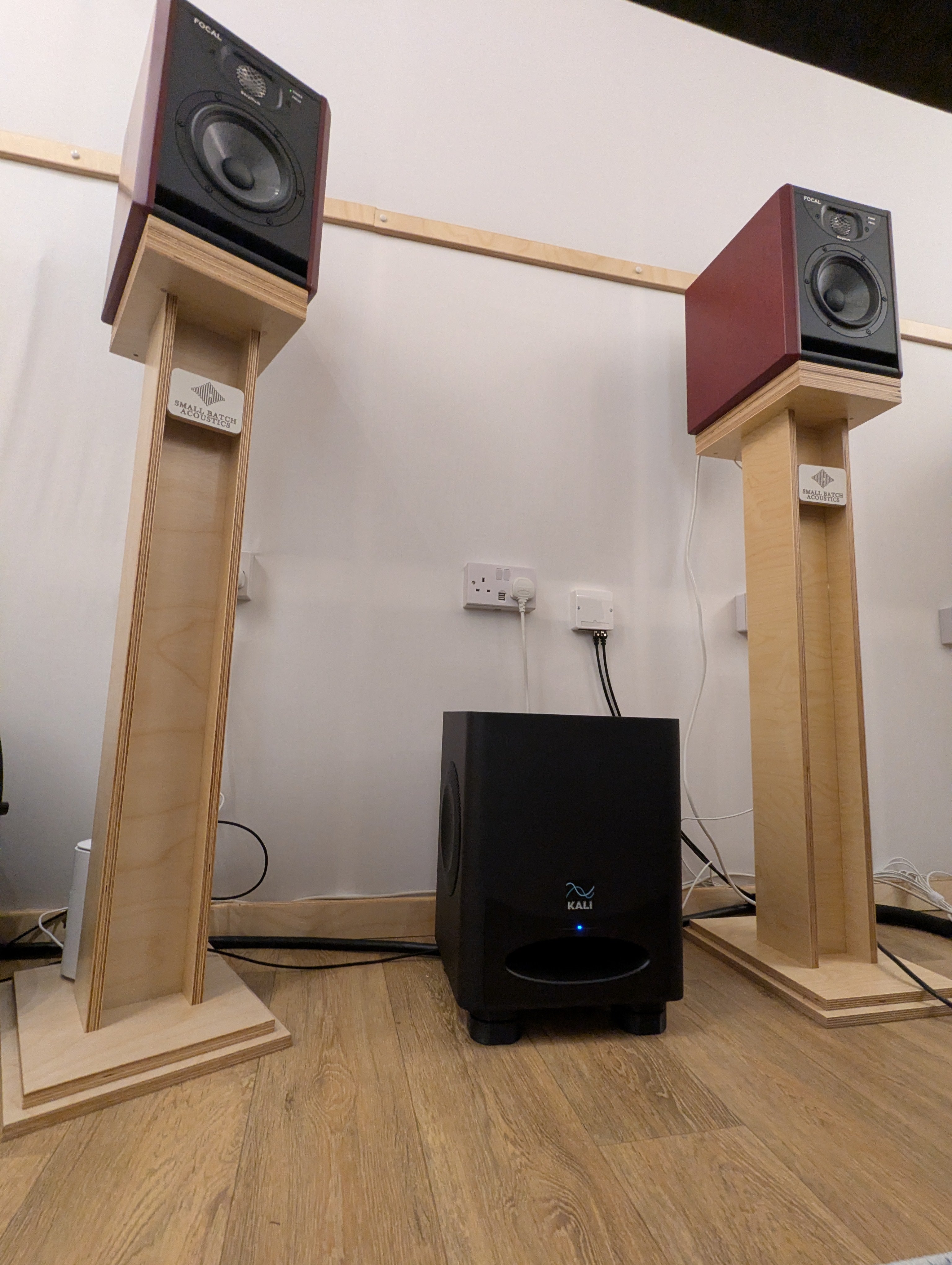 speaker stands