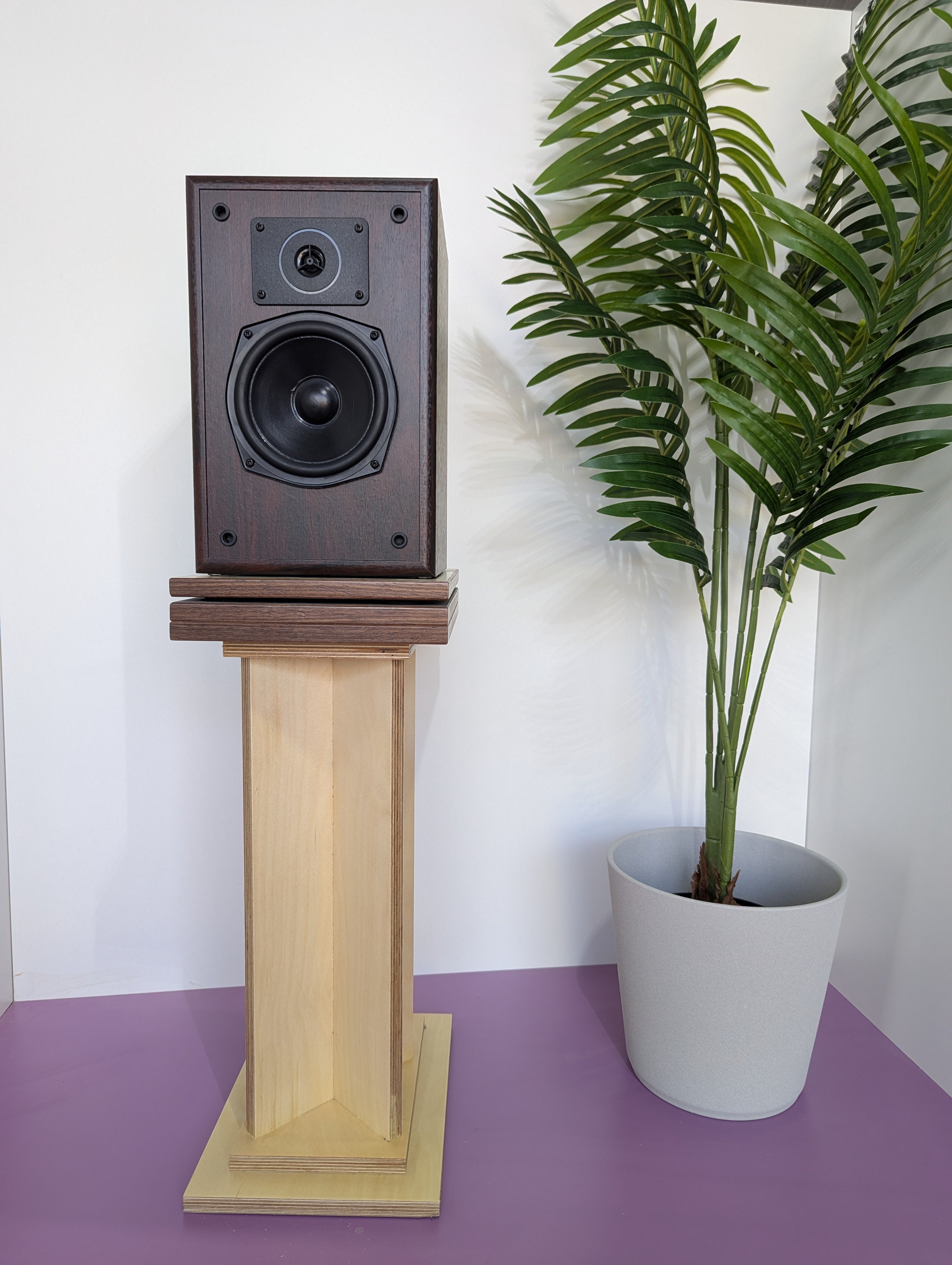 The 650 stand (sold in pairs)